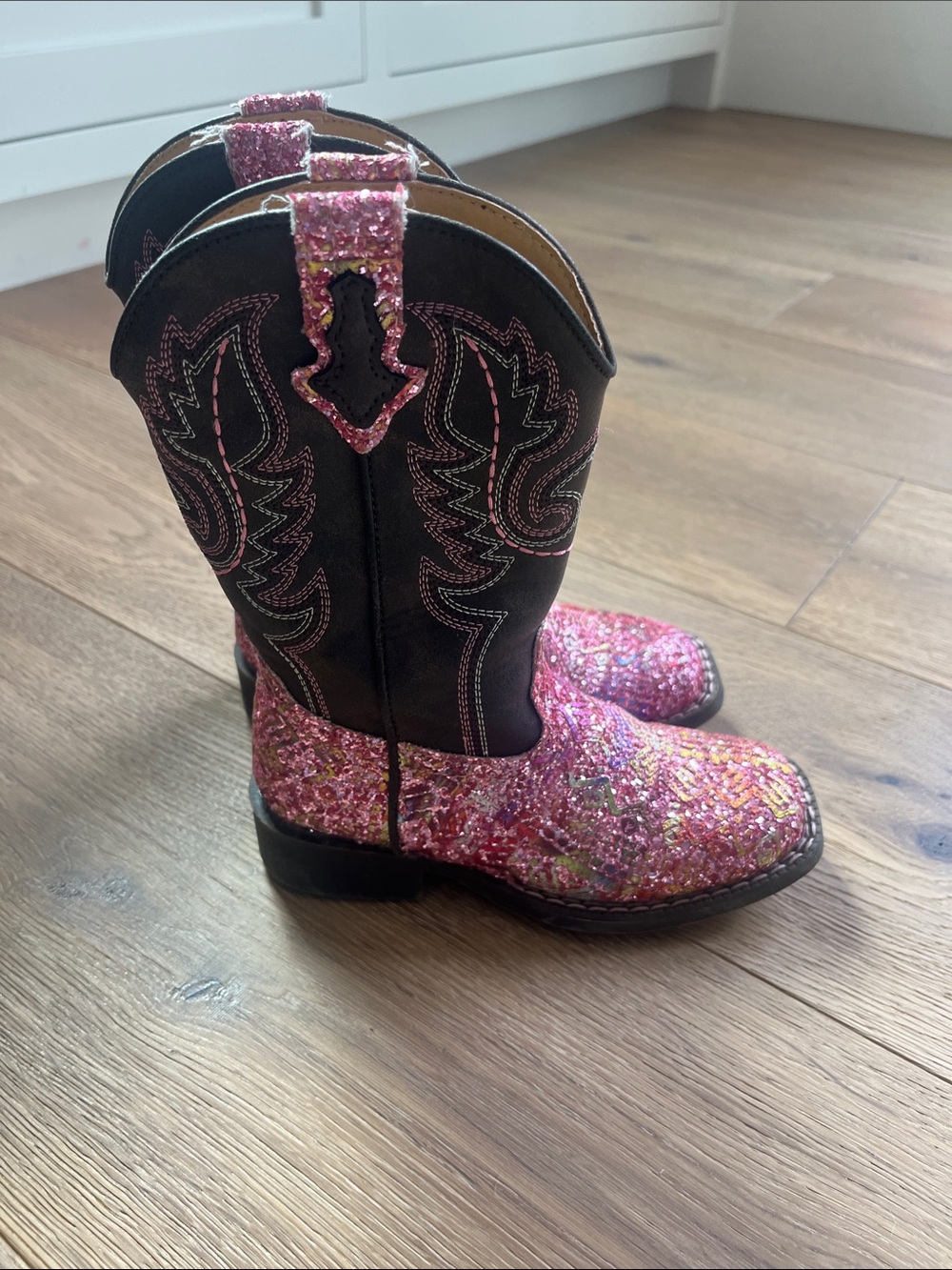 Girls size 10 pink sparkle cowboy boots